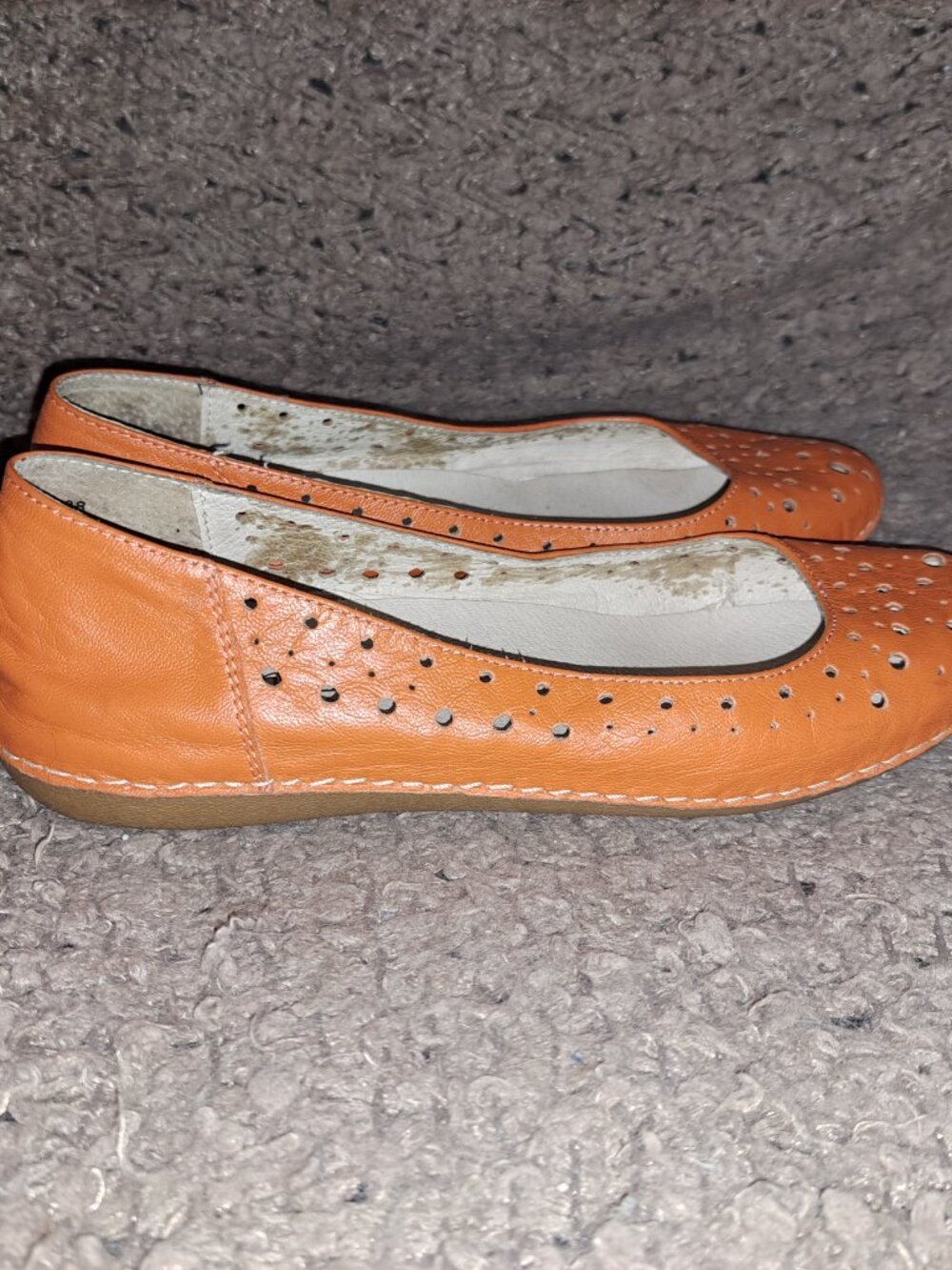TEEMIX-Orange Perforated Leather Flats-Rubber Outsole-Vintage-Sz 38-Near Mint - Picture 5 of 8